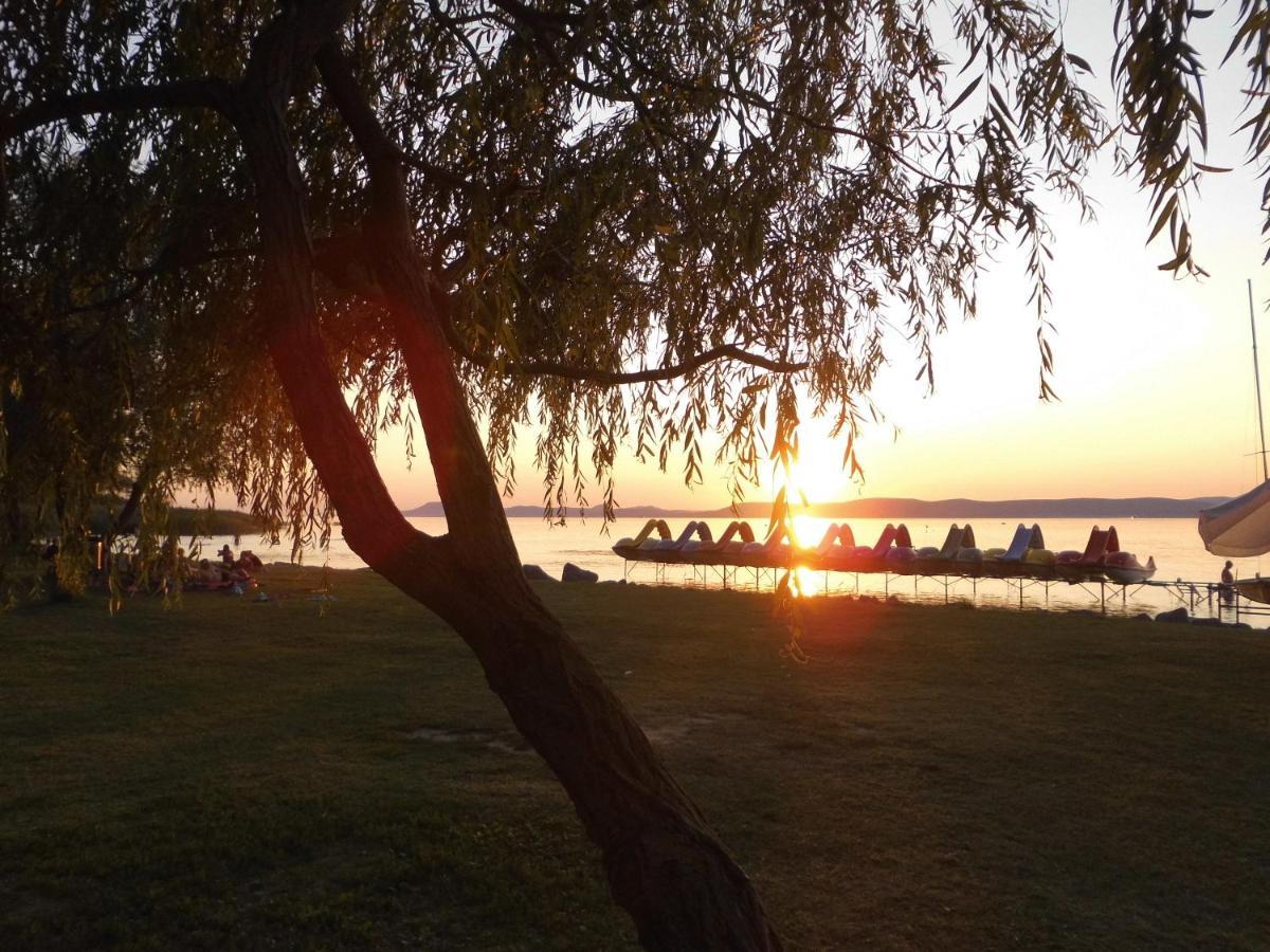 Kenge Apartmanok Balatonszárszó Dış mekan fotoğraf