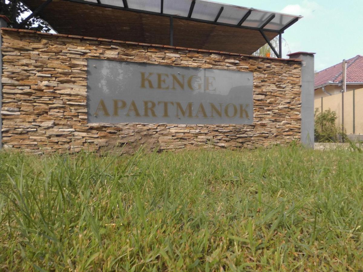 Kenge Apartmanok Balatonszárszó Dış mekan fotoğraf